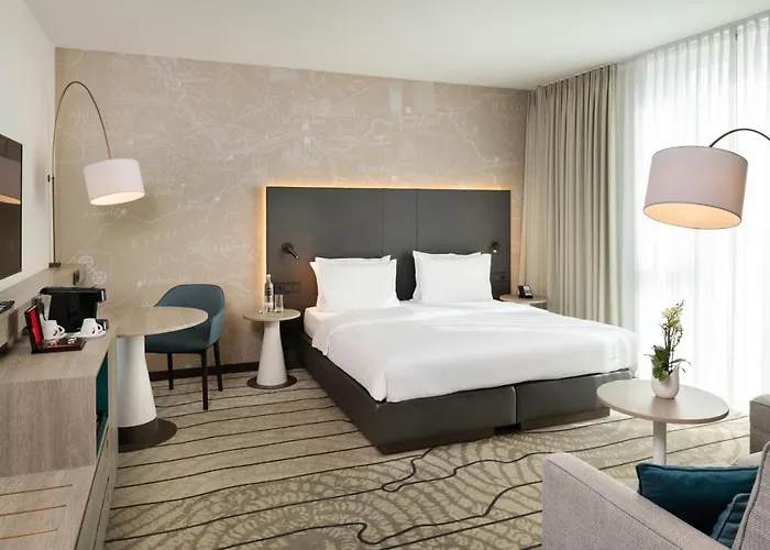 Hotel Hyatt Place Frankfurt Airport 4*